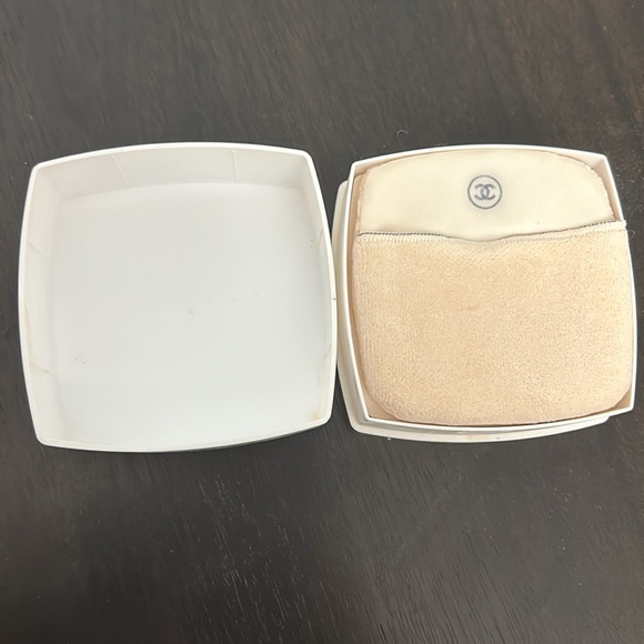 Vintage Chanel Luxury Bath Powder N*5 Paris Puff - Picture 2 of 4